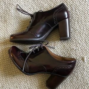 Clark’s Artisan Leather Oxford Heels